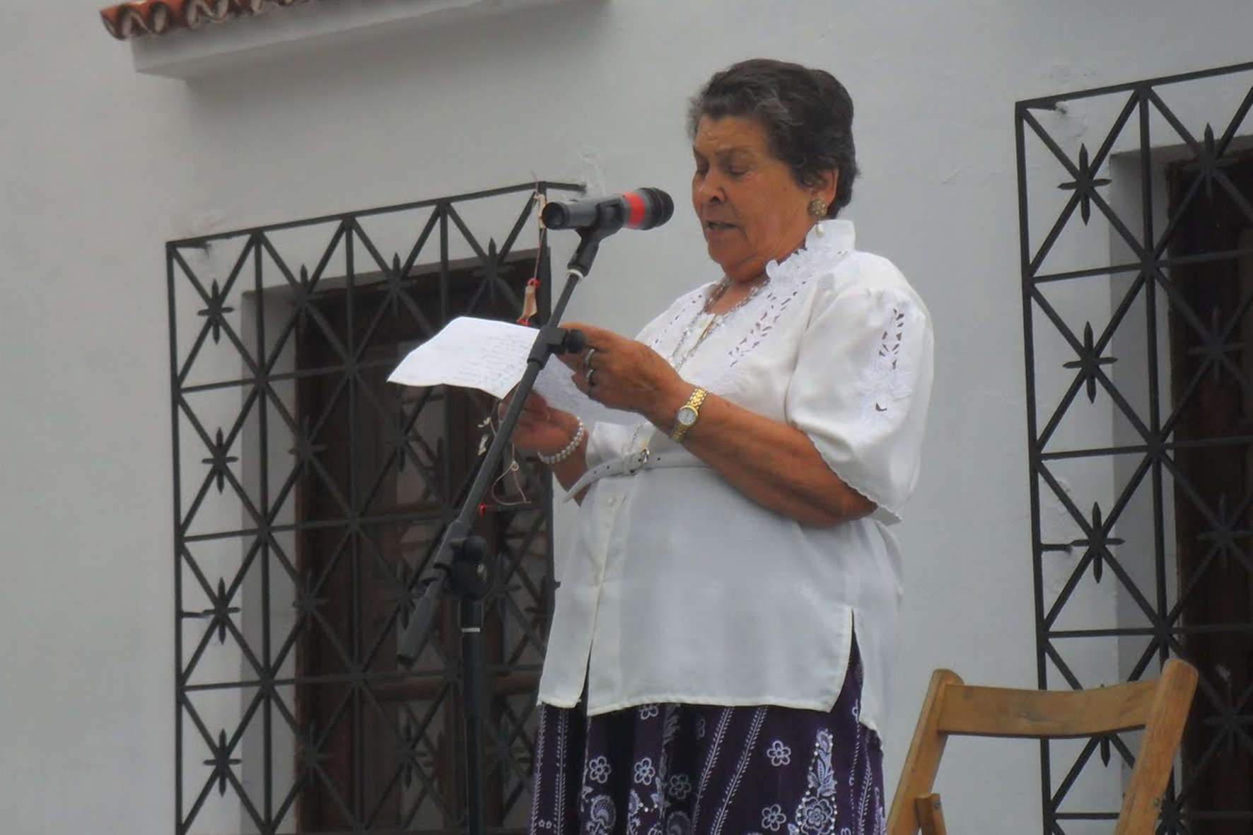 La Asociación Amador homenajea a la poeta herreña Margarita Padrón con motivo del día del libro