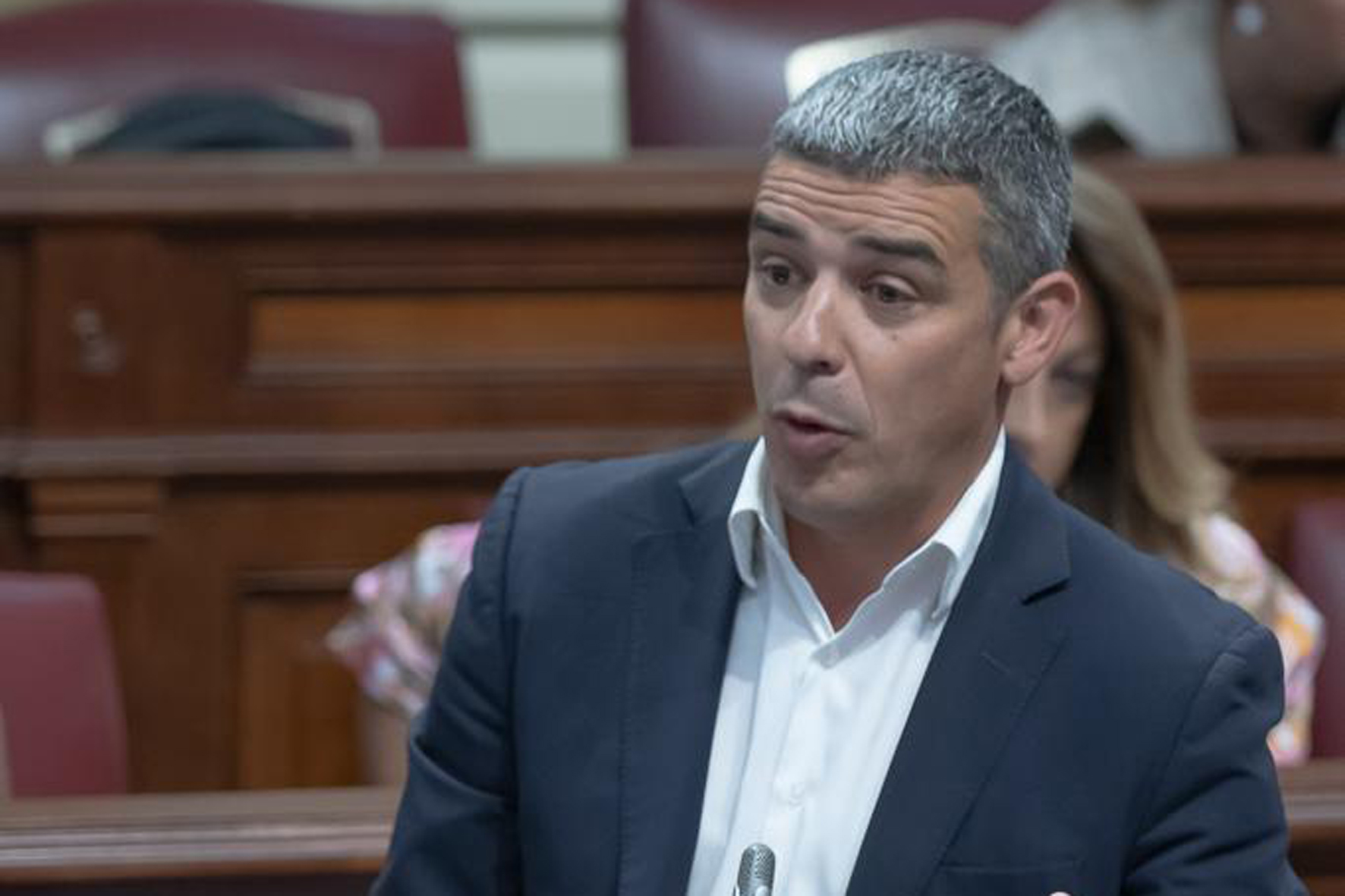 Quintero acusa al PSOE de bloquear la construcción de infraestructuras educativas y deportivas en El Hierro