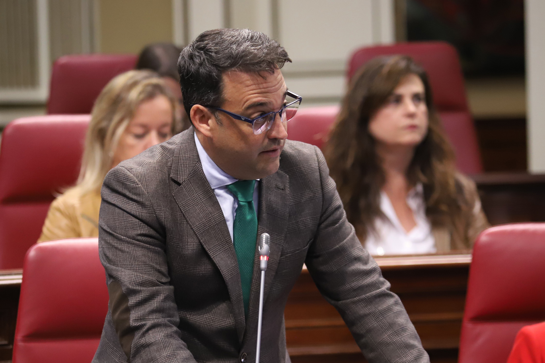 García Casañas critica la “lentitud y parsimonia” con la que el Gobierno de España encara el drama de la inmigración irregular en Canarias