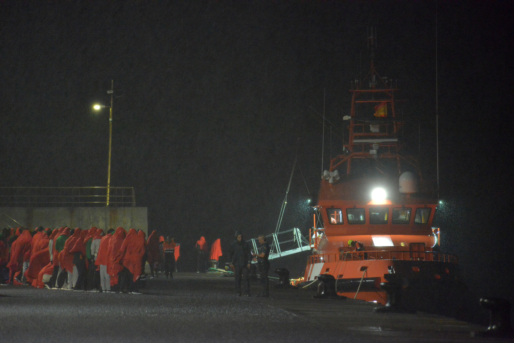 Guardamar y Guardia Civil recatan entre la noche de ayer y hoy a 153 personas a bordo de dos embarcaciones