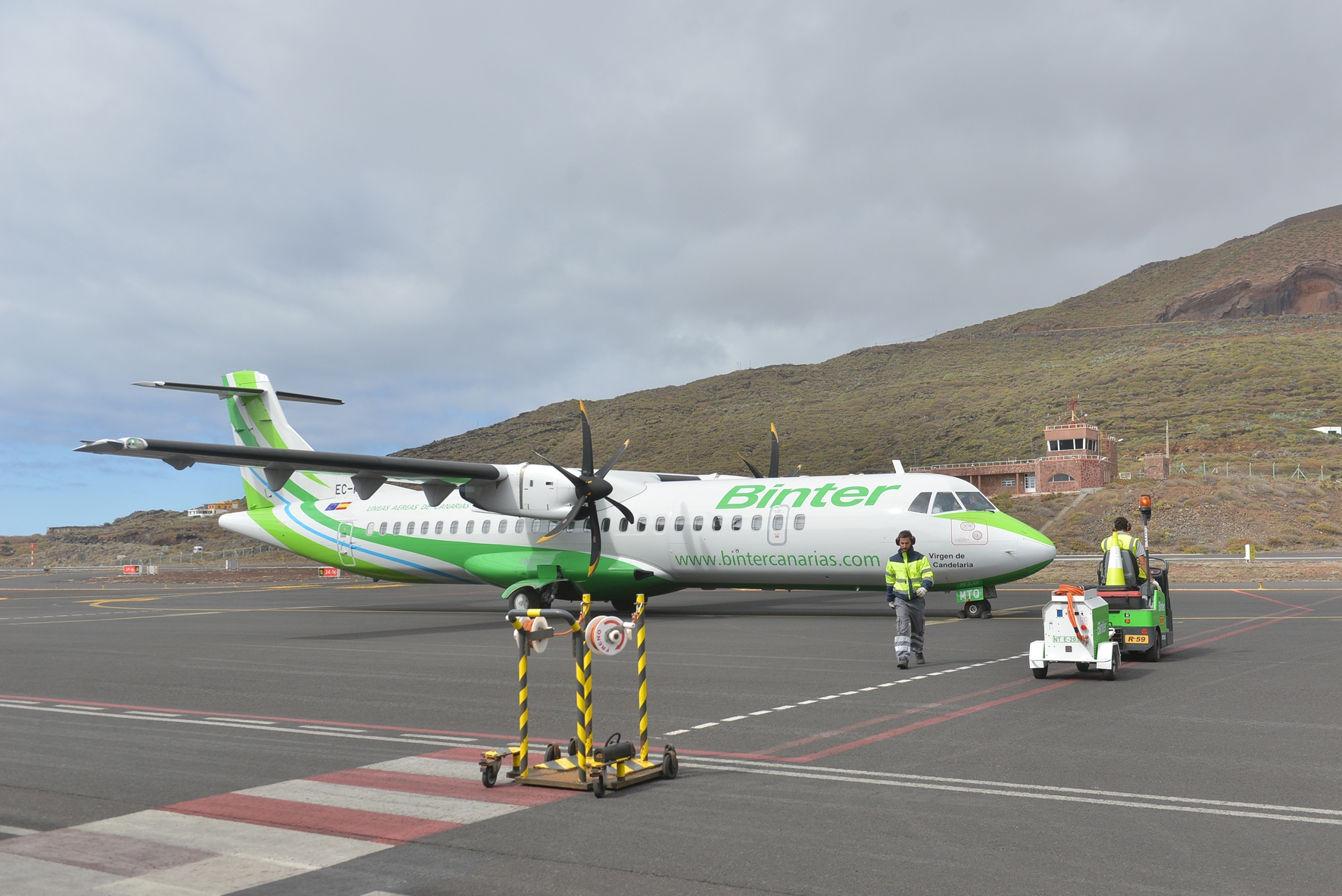 Recortes en la conectividad aérea de El Hierro con Tenerife y Gran Canaria