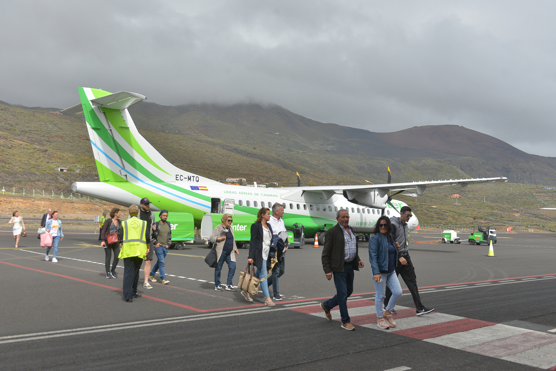 Binter Canarias programa cuatro conexiones extras con El Hierro del 27 al 29 de septiembre con el fin de paliar la sobre demanda aérea