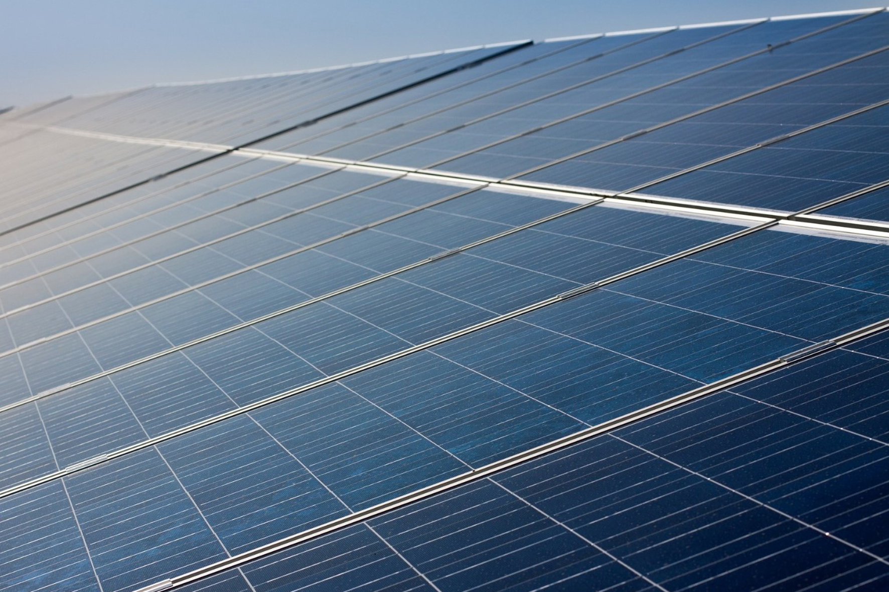 Medio Rural y Marino impulsa la puesta en marcha de 60 instalaciones fotovoltaicas y la compra de vehículos eléctricos en El Hierro