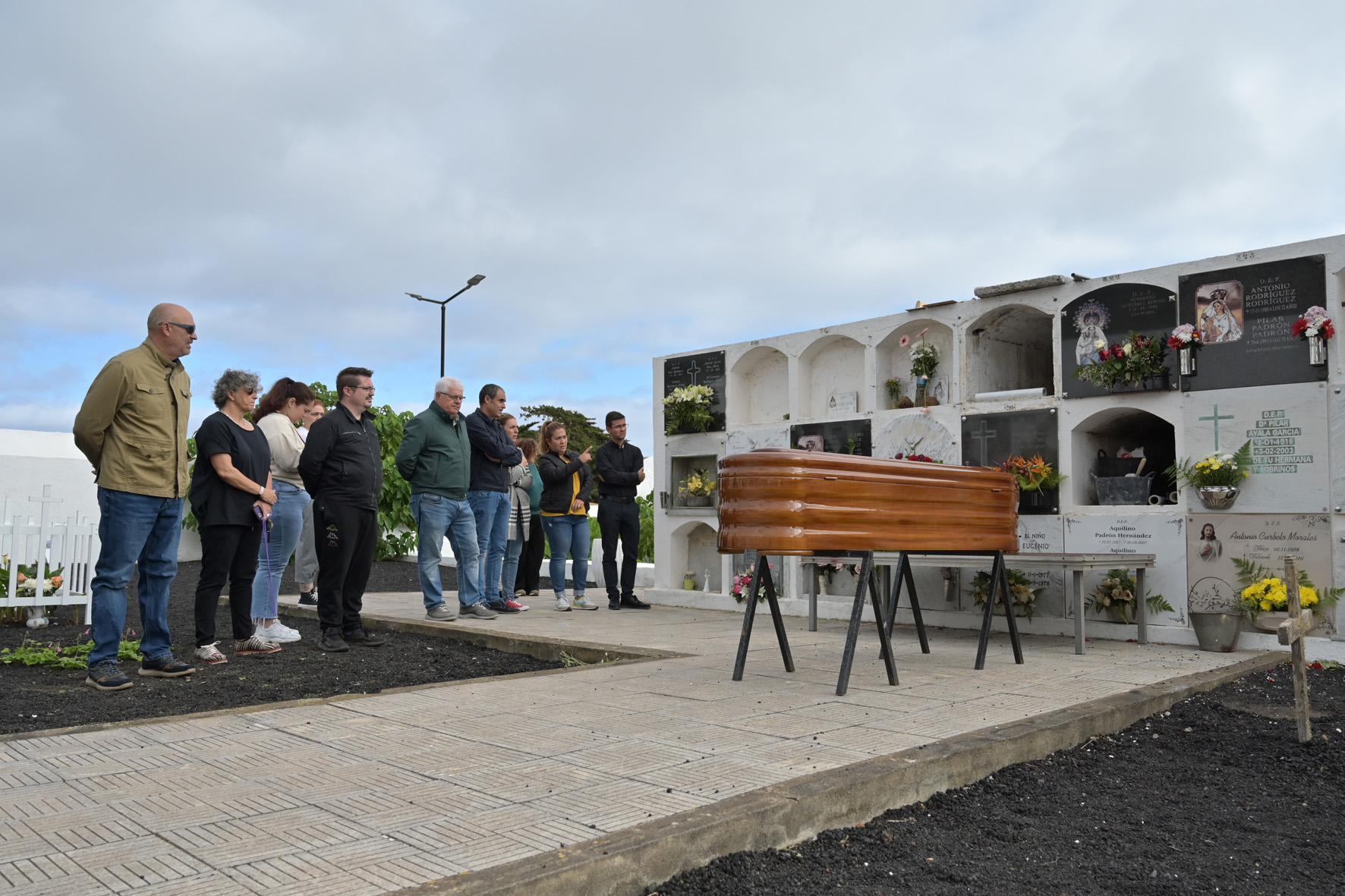 Los restos mortales del migrante fallecido ayer en El Hierro, descansarán como “Inmigrante F01” en el cementerio municipal de la Villa de Valverde