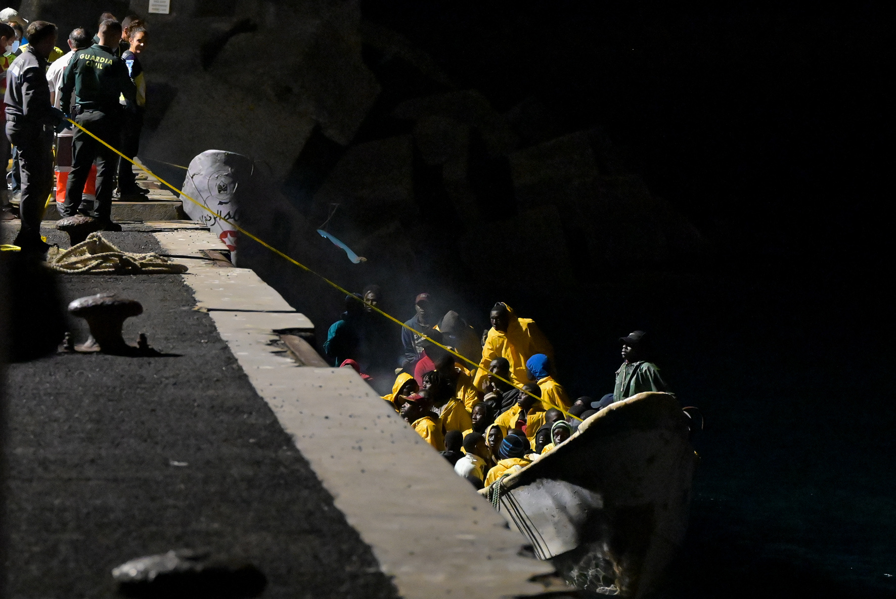 Salvamento Marítimo rescata un cayuco, con 83 personas en la madrugada de hoy en aguas cercanas a El Hierro