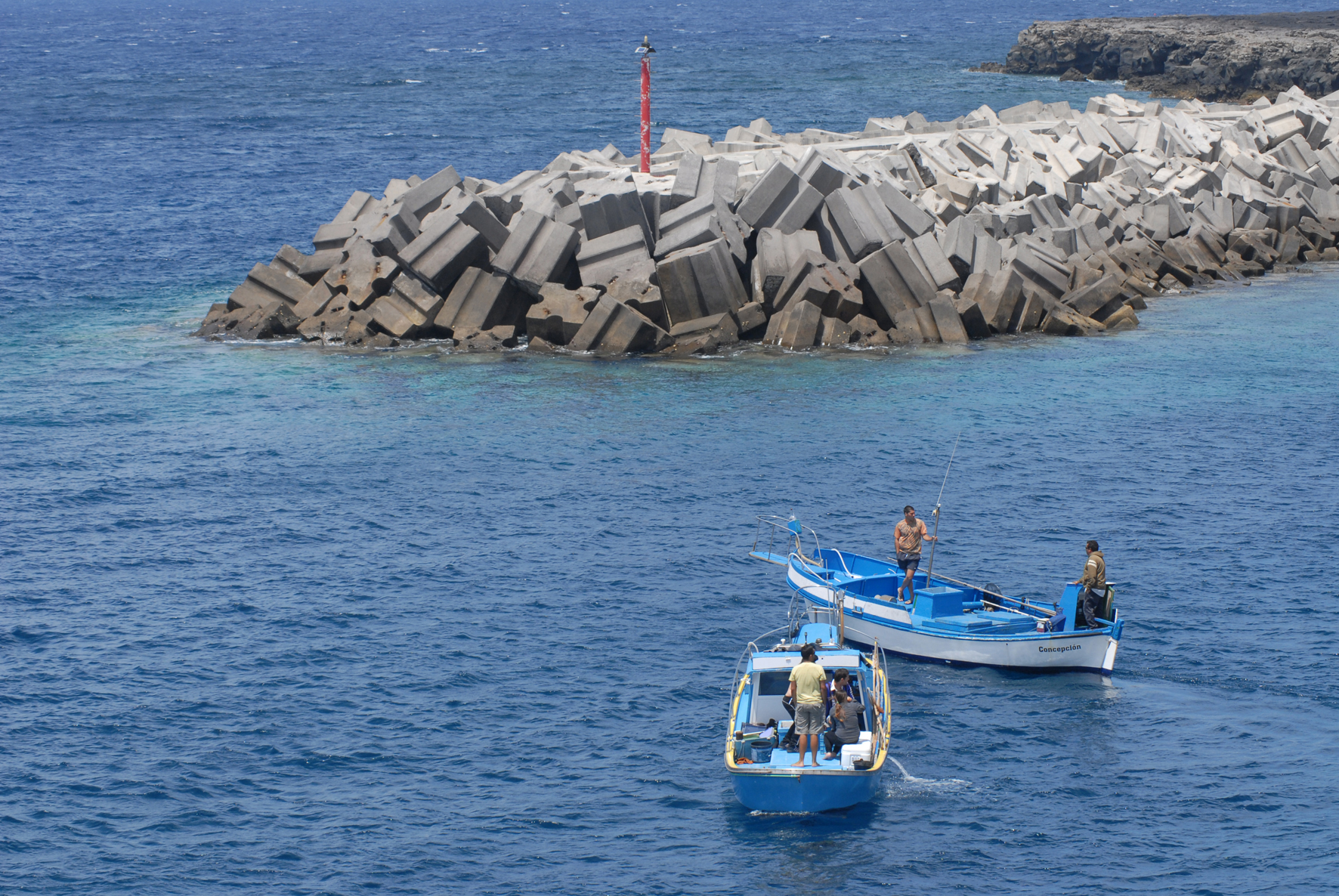 El Cabildo concede ayudas a la adquisición de nuevas embarcaciones a jóvenes pescadores de la Isla