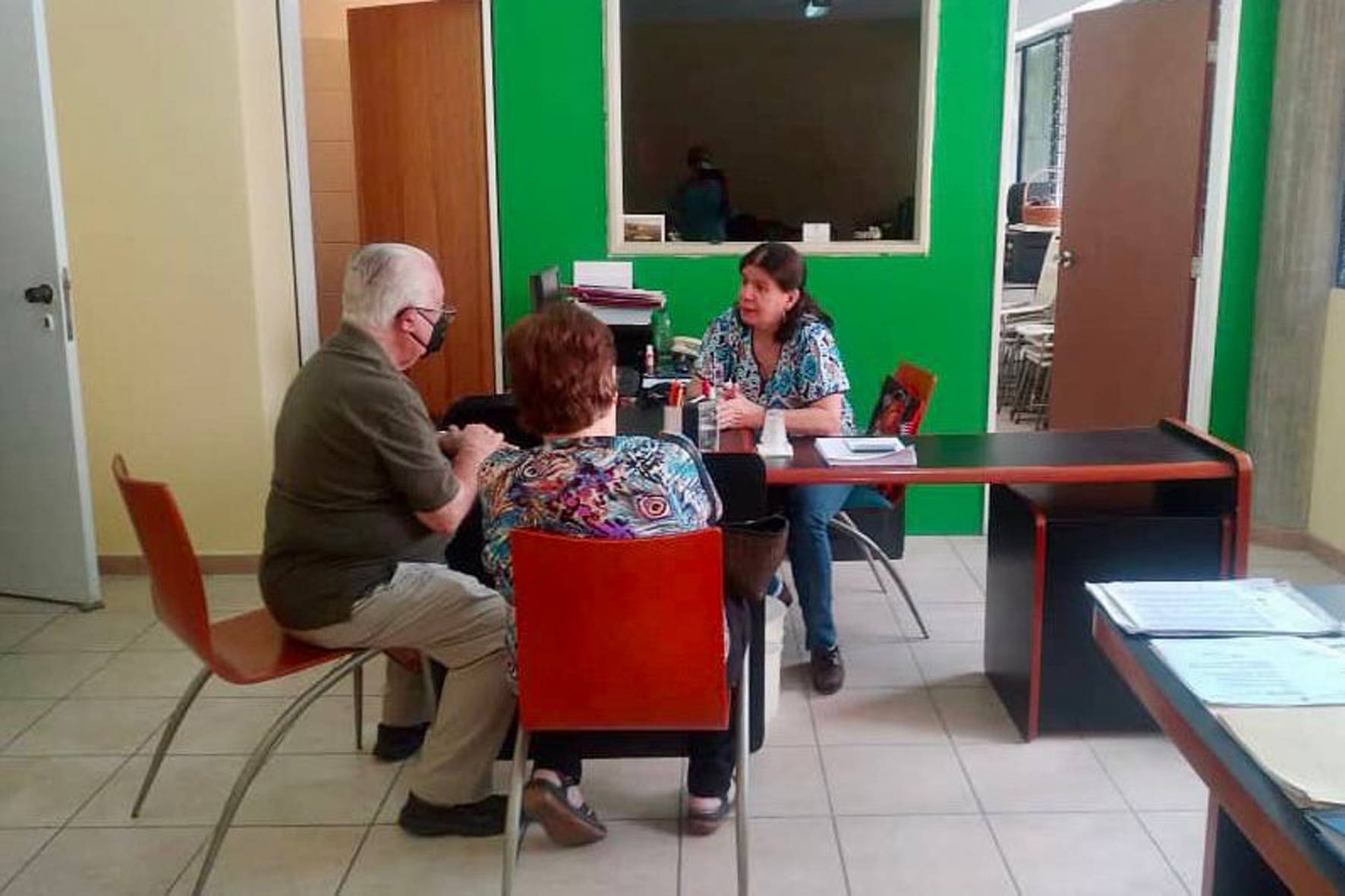 El Cabildo de El Hierro aporta una ayuda de 15.000 euros a los emigrantes herreños en Venezuela