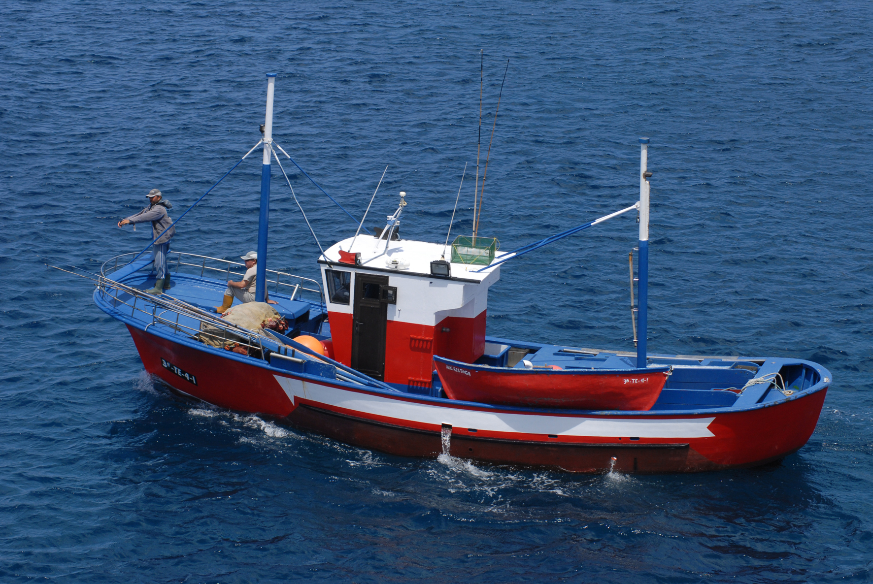 El Cabildo de El Hierro invierte 120.000 euros en el sector pesquero