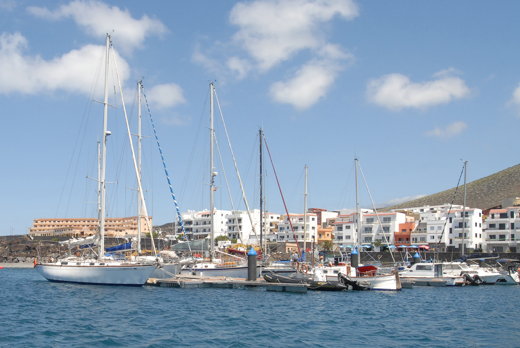 Puertos Canarios licita la obra de reforma de las instalaciones de alumbrado del puerto de La Restinga