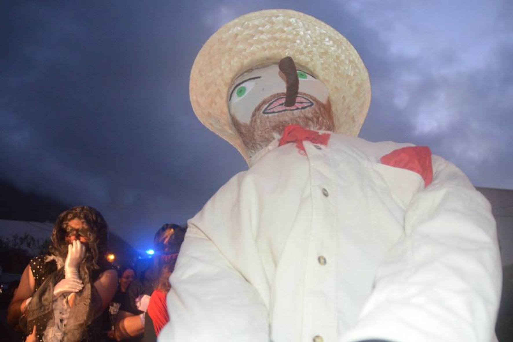 La quema del Machango o Haragán, punto y final al Carnaval de La Frontera