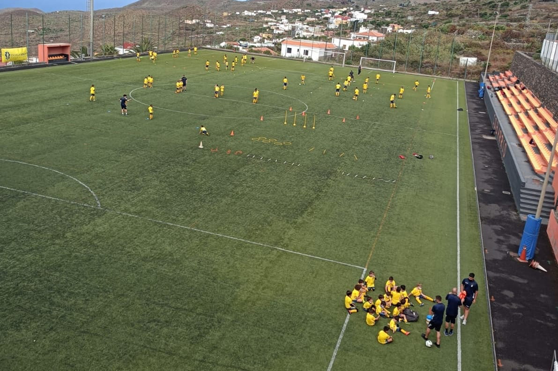 Comienza el III Campus de futbol de la UD Las Palmas en El Hierro
