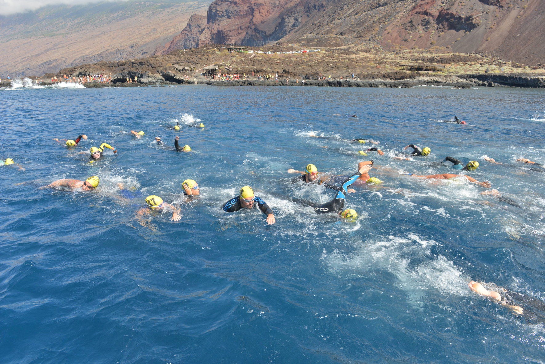 300 nadadores participan mañana en la octava edición Travesía Mar de las Calmas