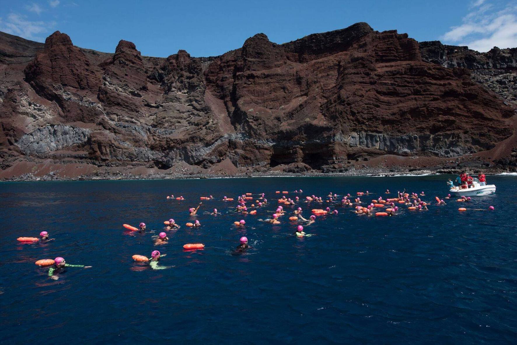 La Travesía Mar de Las Calmas 2019 amplía el cupo de nadadores federados que participarán en la Copa Canarias de Aguas Abiertas