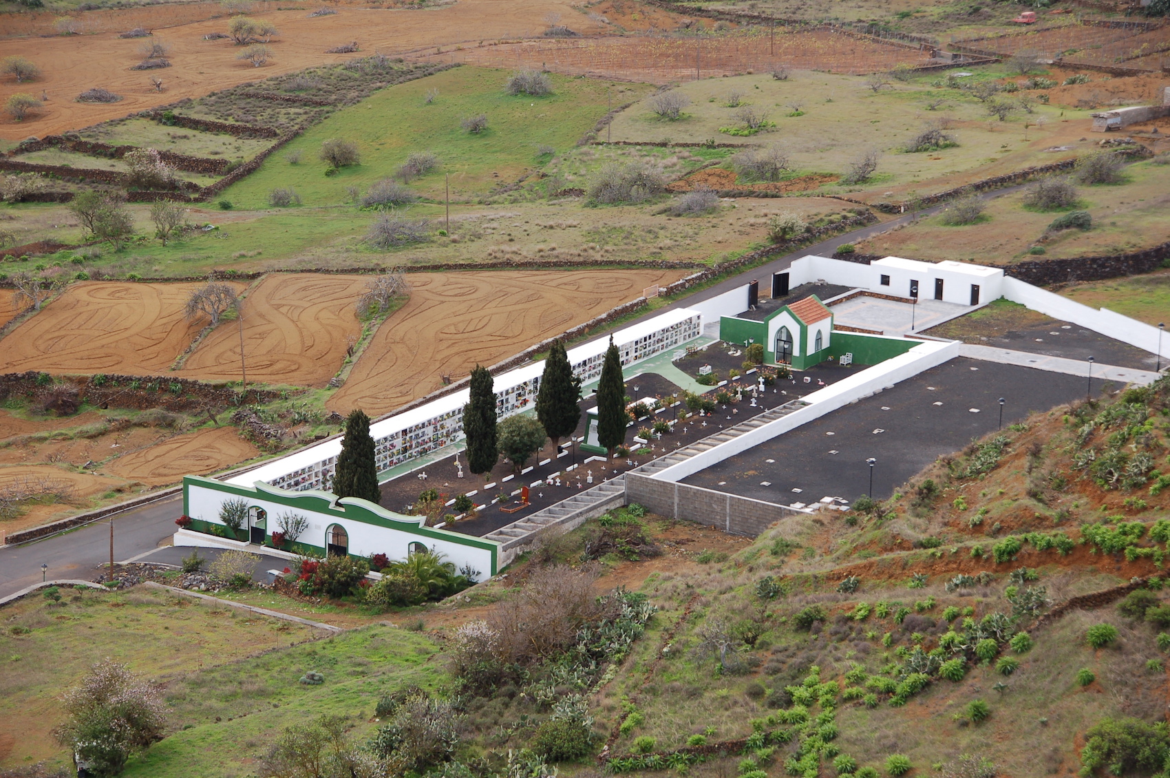 El Pinar adjudica la ampliación del cementerio municipal