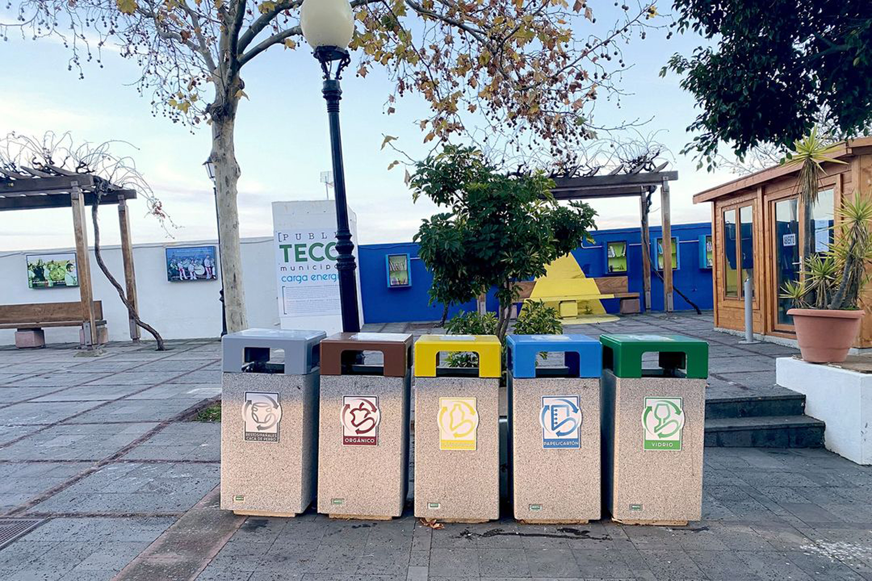 El Pinar instala nuevas papeleras para reforzar el reciclaje en el municipio