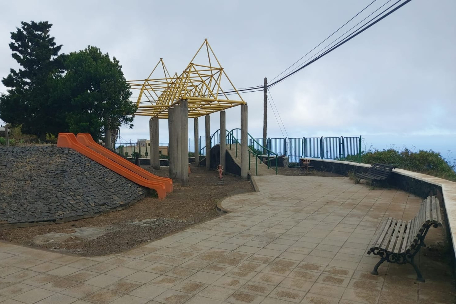 El Ayuntamiento adjudica las obras de Reforma y Acondicionamiento del parque infantil de El Mocanal en Valverde