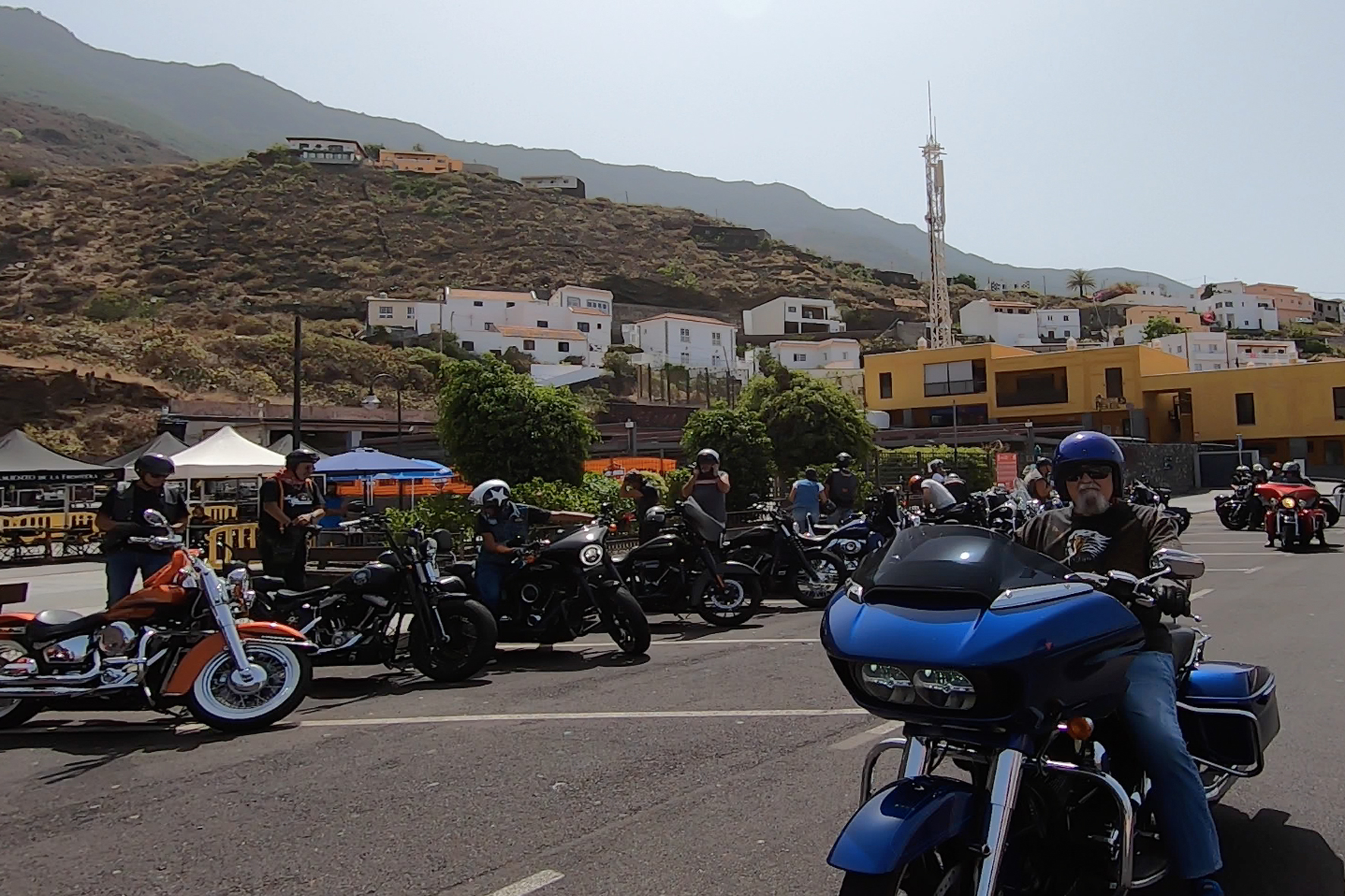 Más de 50 motocicletas Harley Dadvison participaron en la ruta “The End Route El Hierro Biker Fest”
