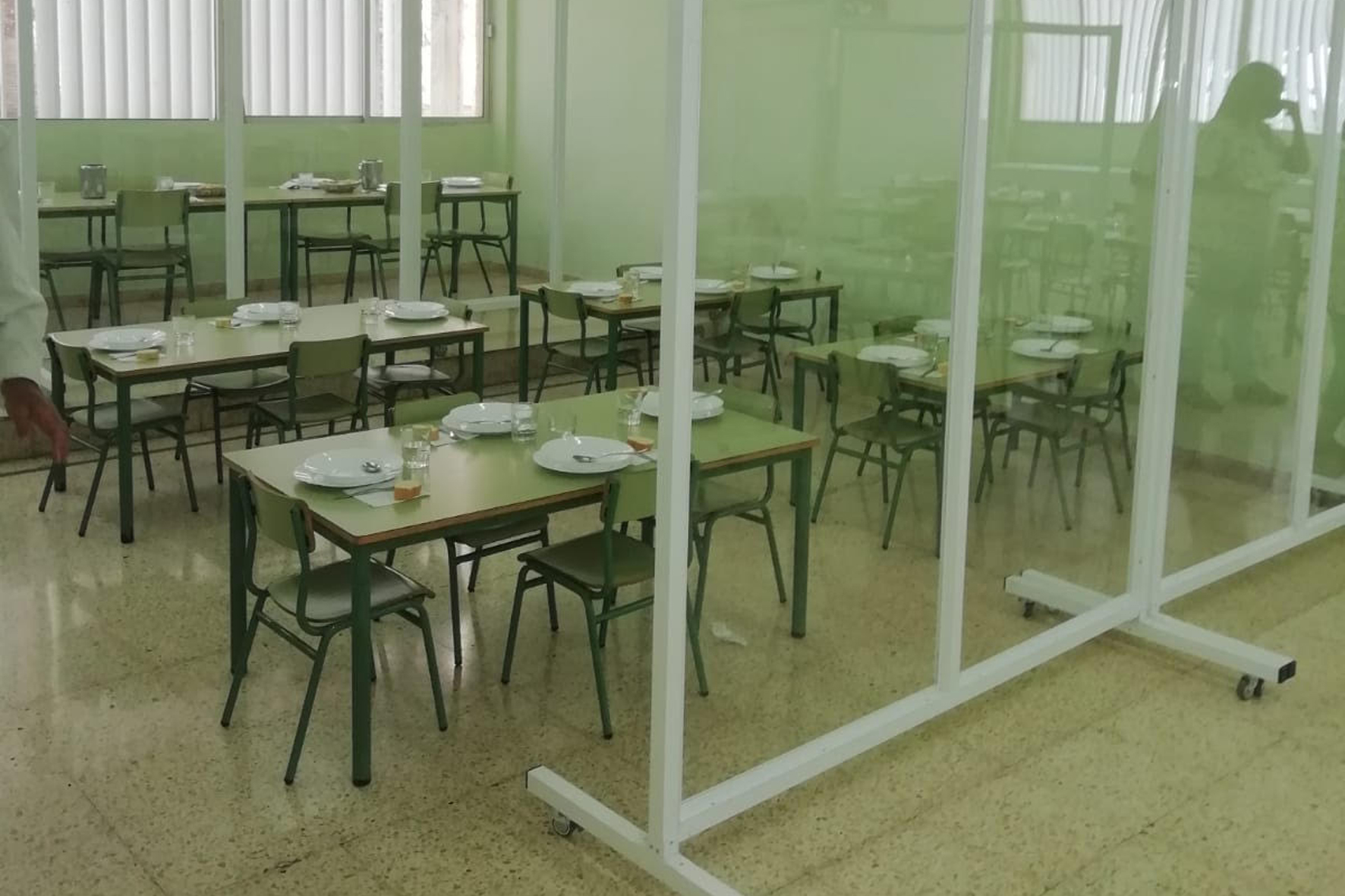 El Ayuntamiento de El Pinar refuerza las medidas de seguridad en el comedor del colegio CEIP Taibique