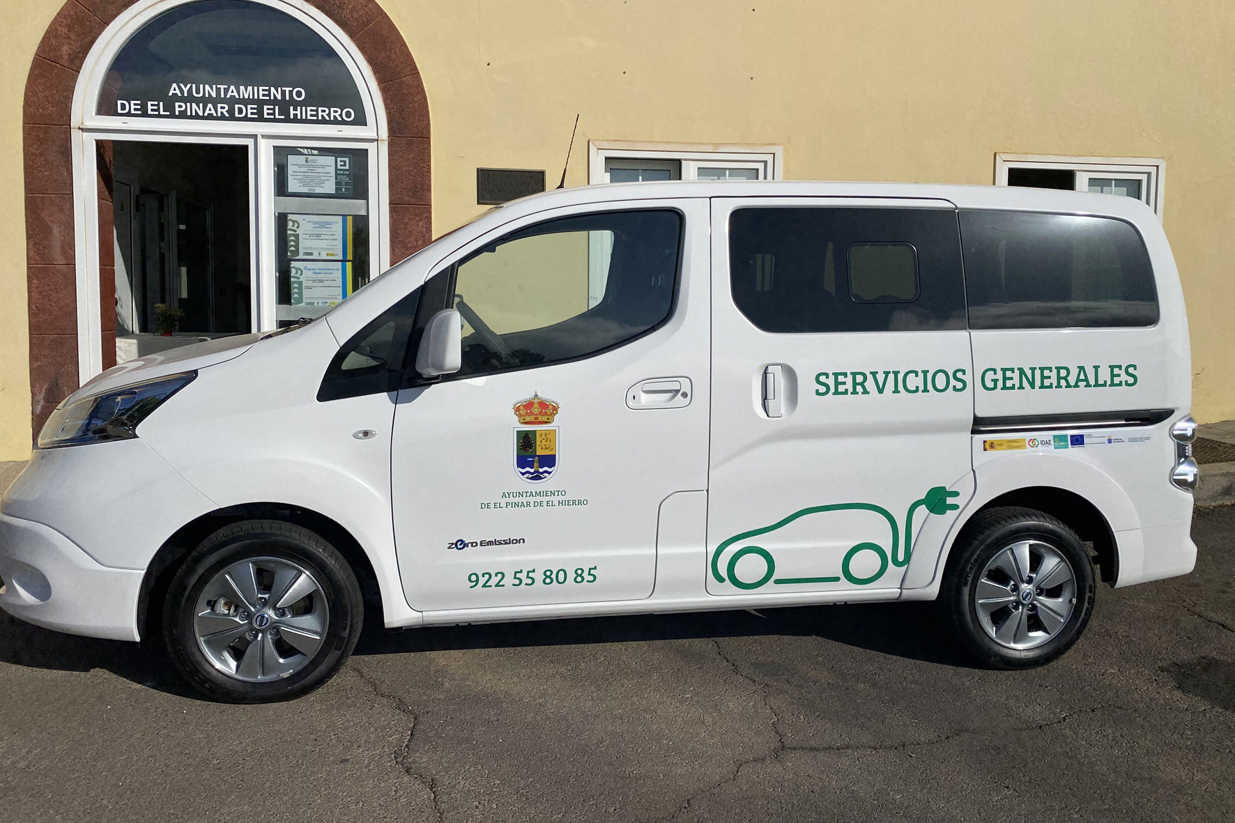 El Pinar incorpora a su flota de vehículos un nuevo coche eléctrico para los servicios municipales