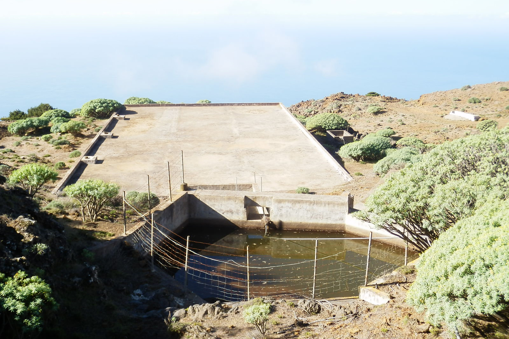 El Cabildo de El Hierro inicia las obras de reparación de los depósitos de agua de La Dehesa