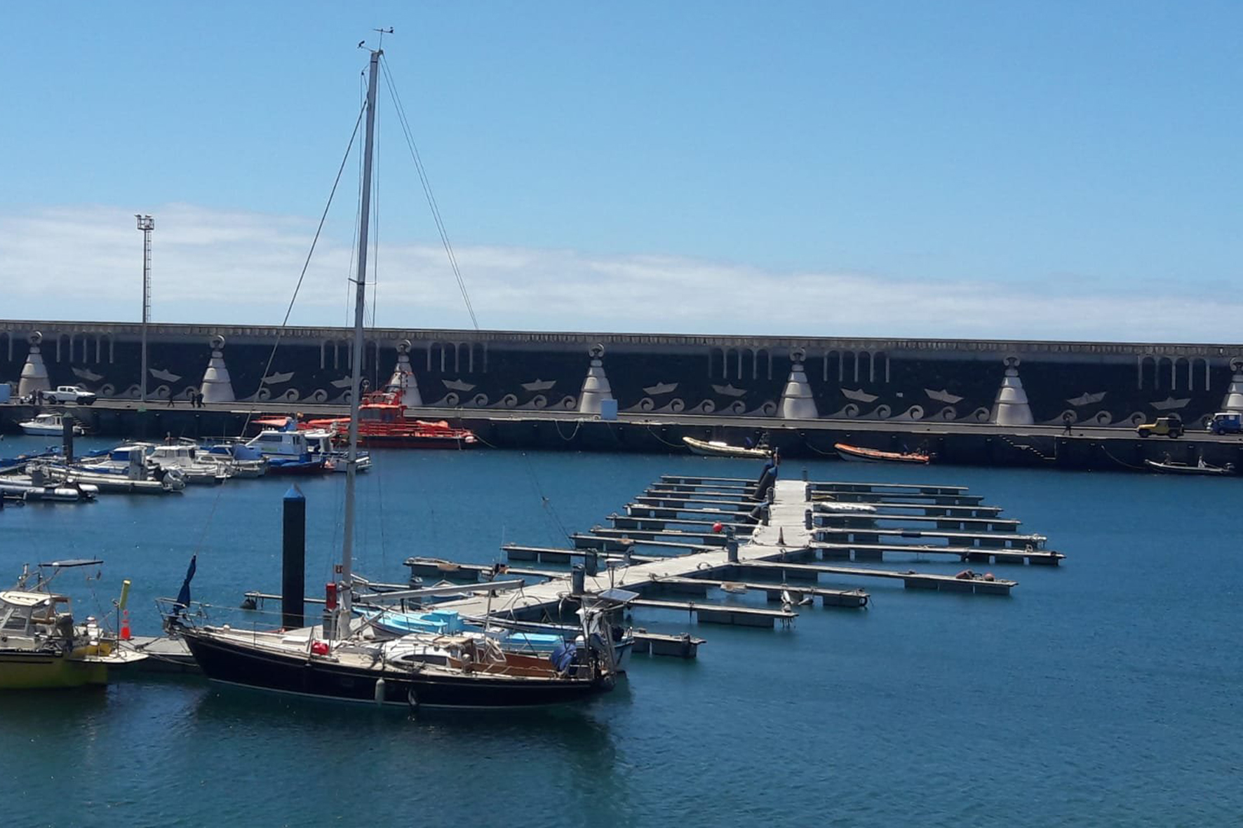 AHI denuncia el estado de abandono del puerto de La Restinga