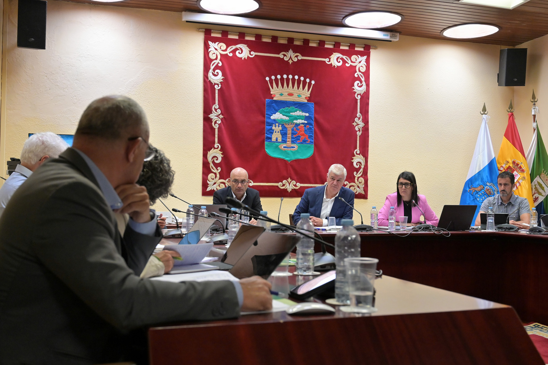 AHI pregunta al presidente del Cabildo, si cumplirá con su promesa de pagar con recursos de la institución la diferencia de precio del combustible con Tenerife