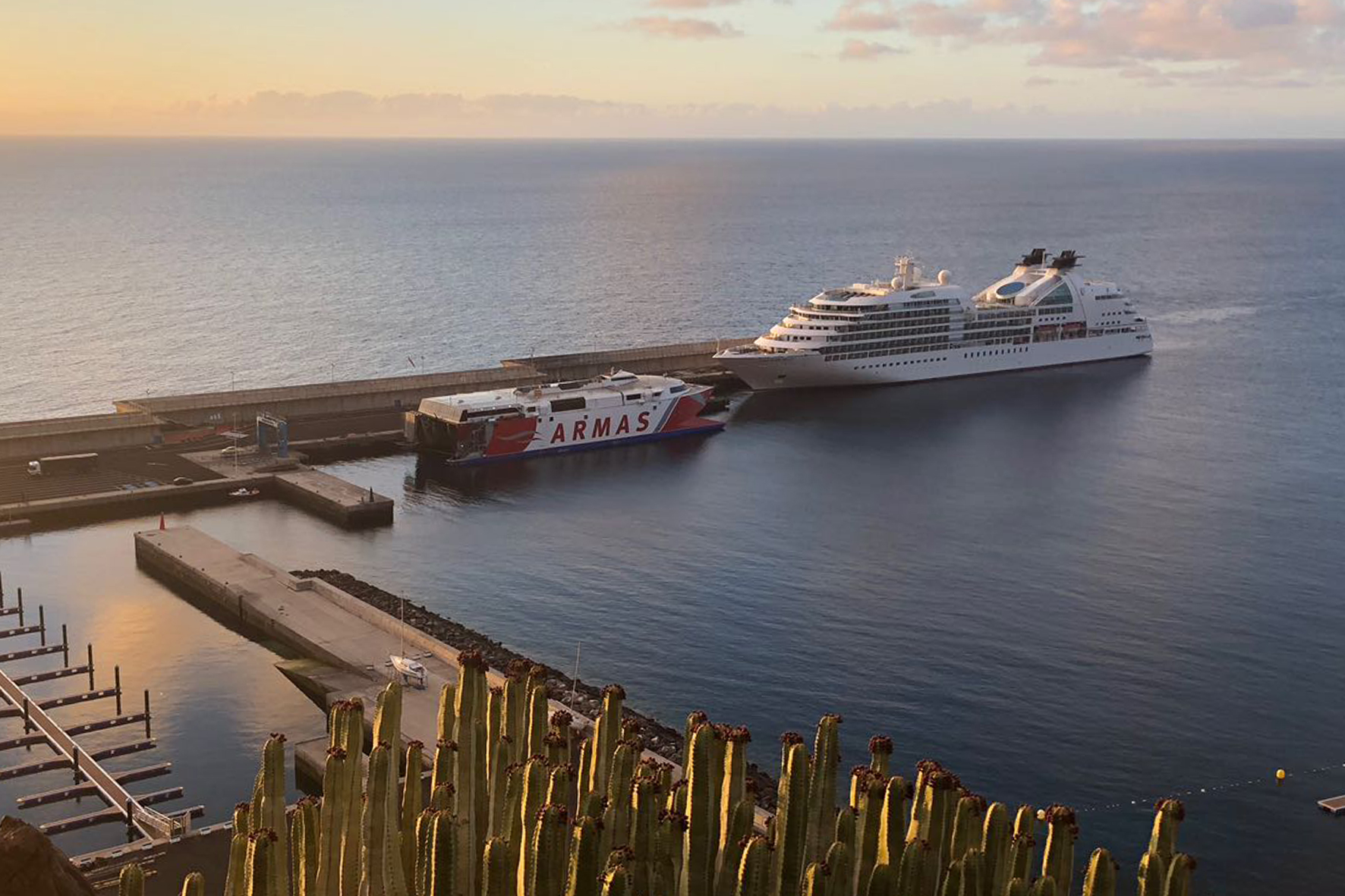 Alpidio Armas demanda de Autoridad Portuaria un plan director de mejoras en  el Puerto de La Estaca