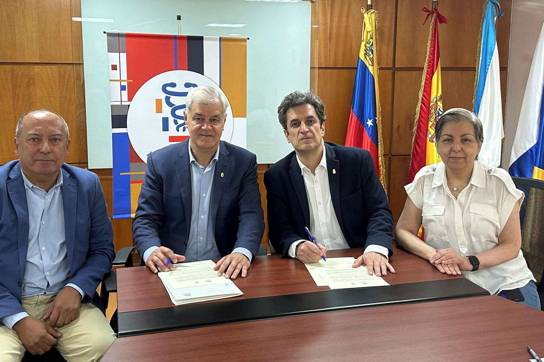 El Cabildo concede una ayuda a la Fundación España Salud (FES) para la atención sanitaria de mayores herreños residentes en Venezuela