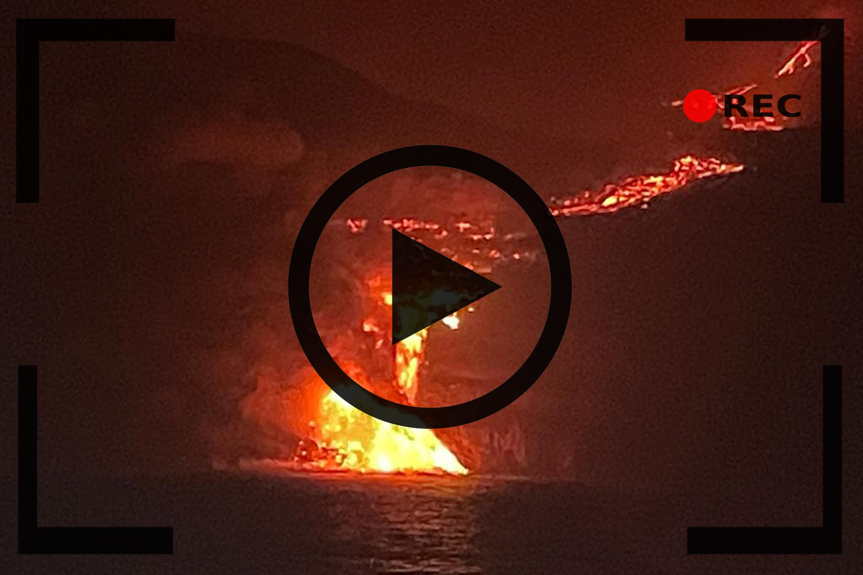 Los científicos monitorizan los efectos de la llegada al mar de la colada volcánica