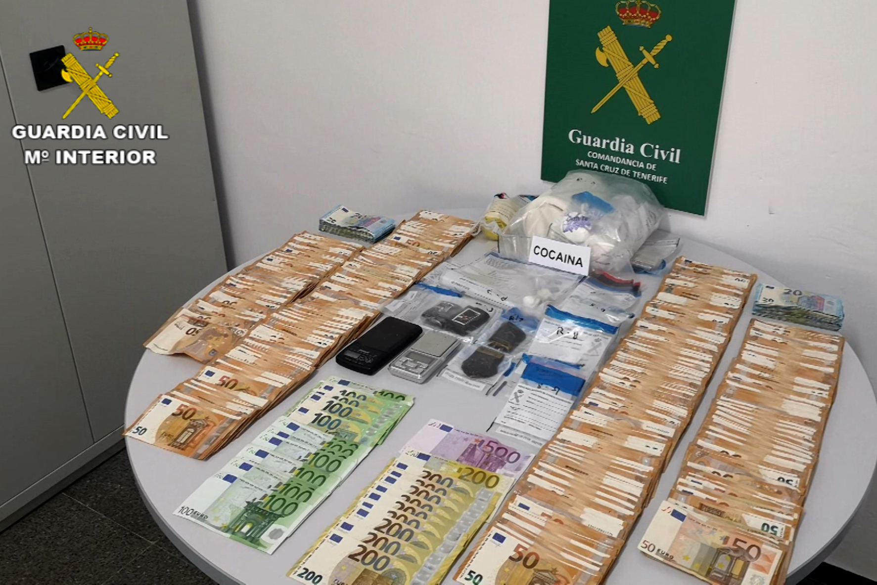 La Guardia Civil desarticula un grupo criminal dedicado a la introducción y distribución de cocaína en la isla de El Hierro