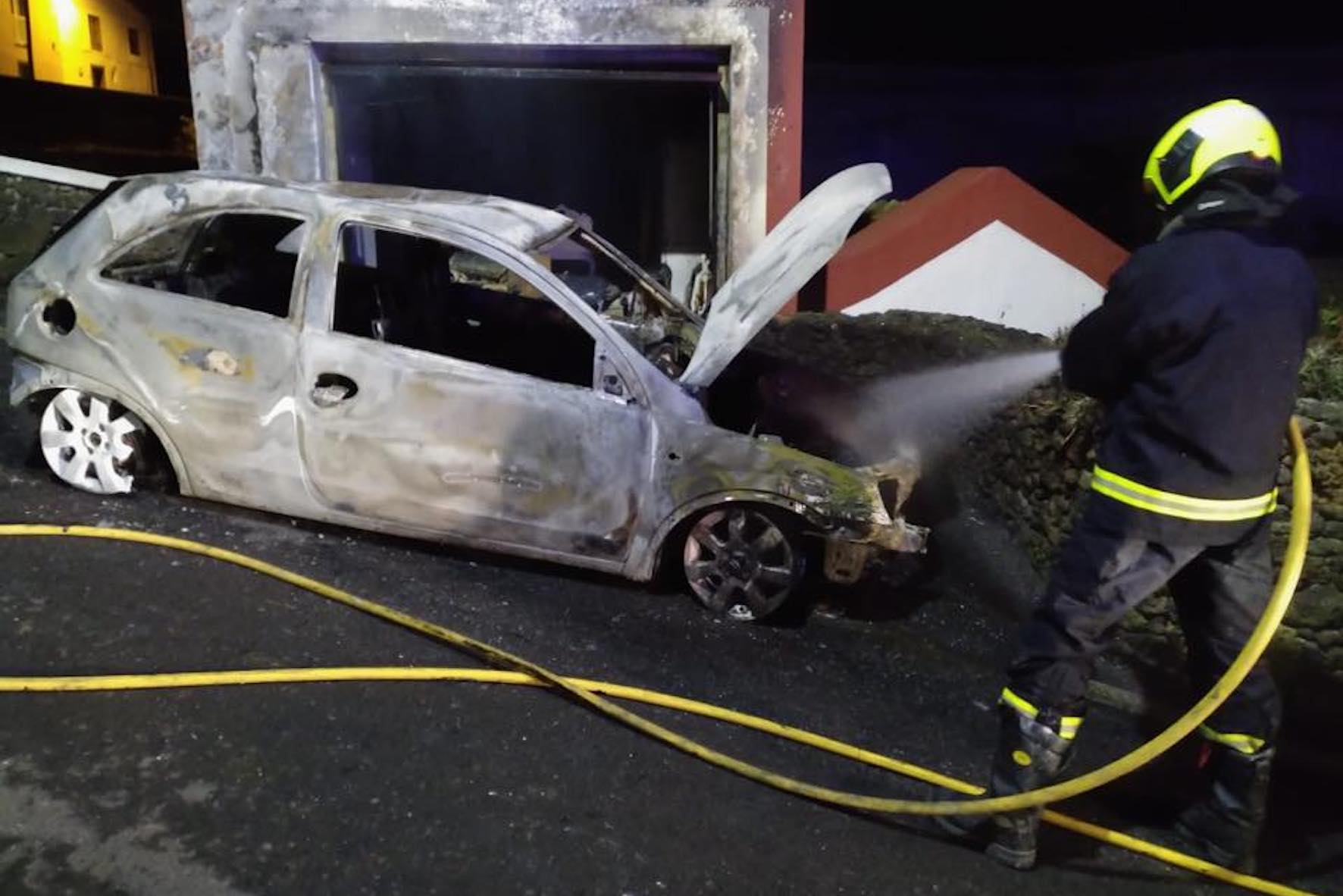 Sofocado el incendio de un vehículo en Valverde