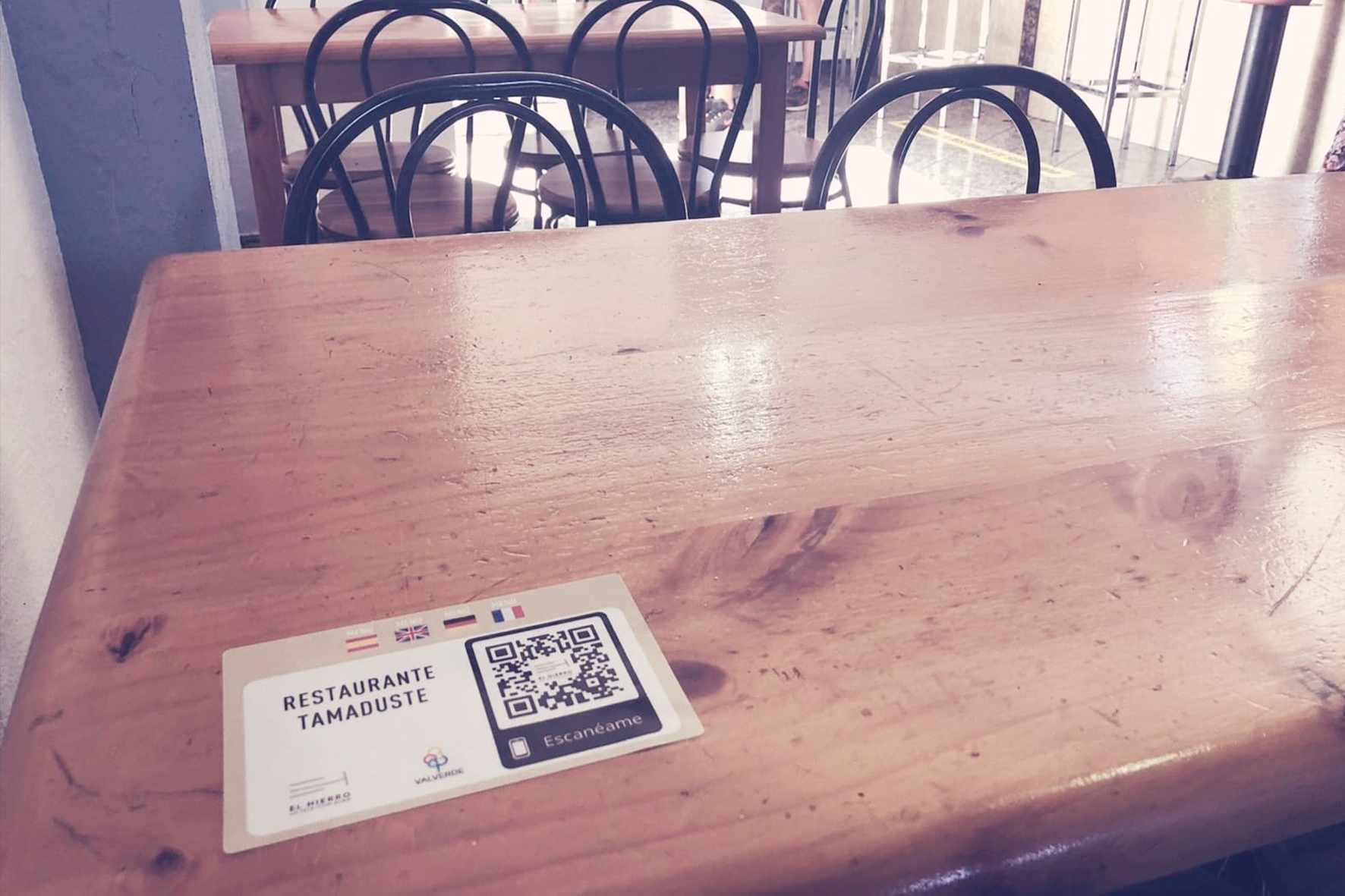 Bares y restaurantes de Valverde y El Pinar renuevan sus cartas con códigos QR