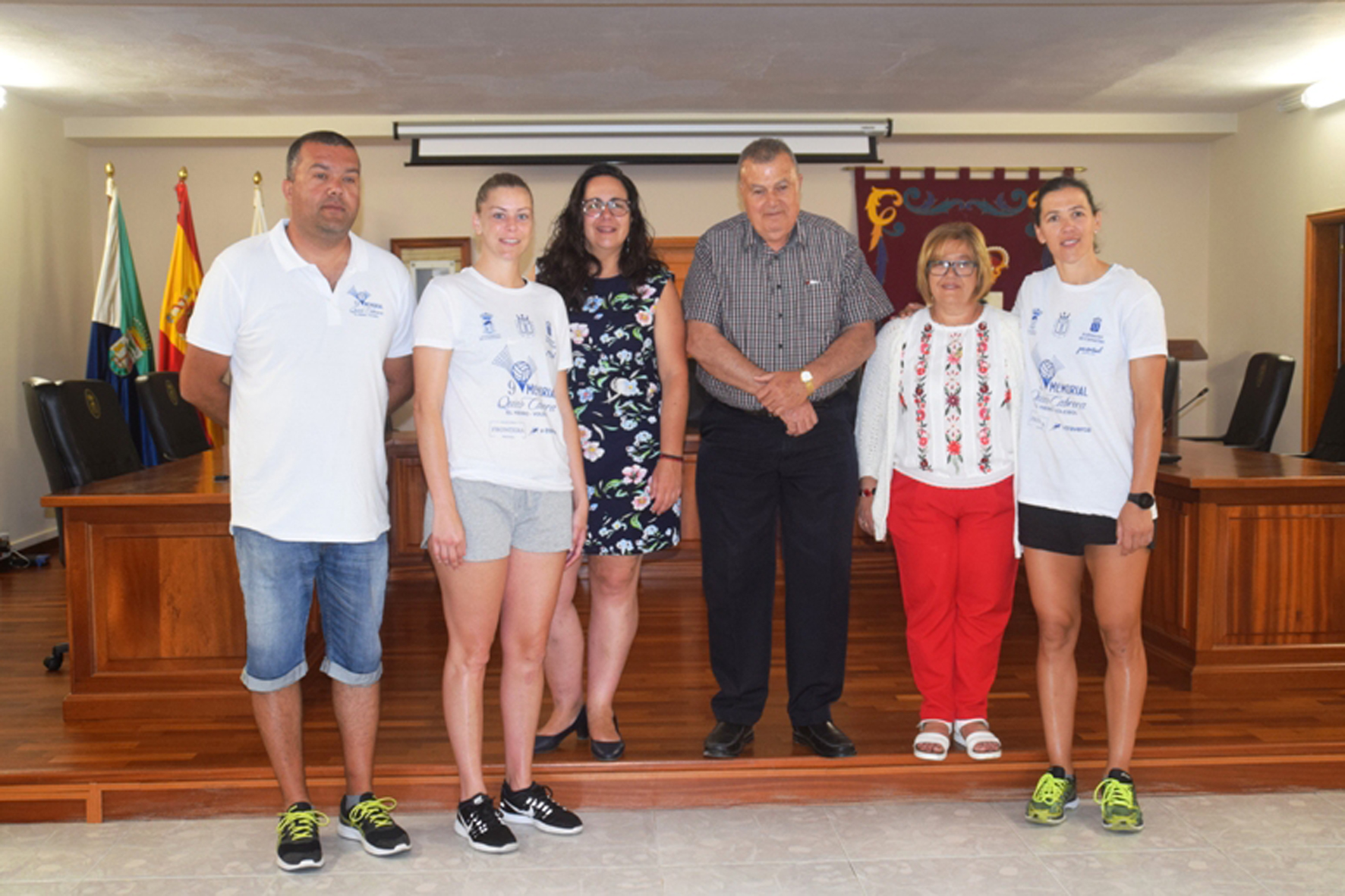 El cuerpo técnico del Memorial Quico Cabrera visitan el Ayuntamiento de La Frontera