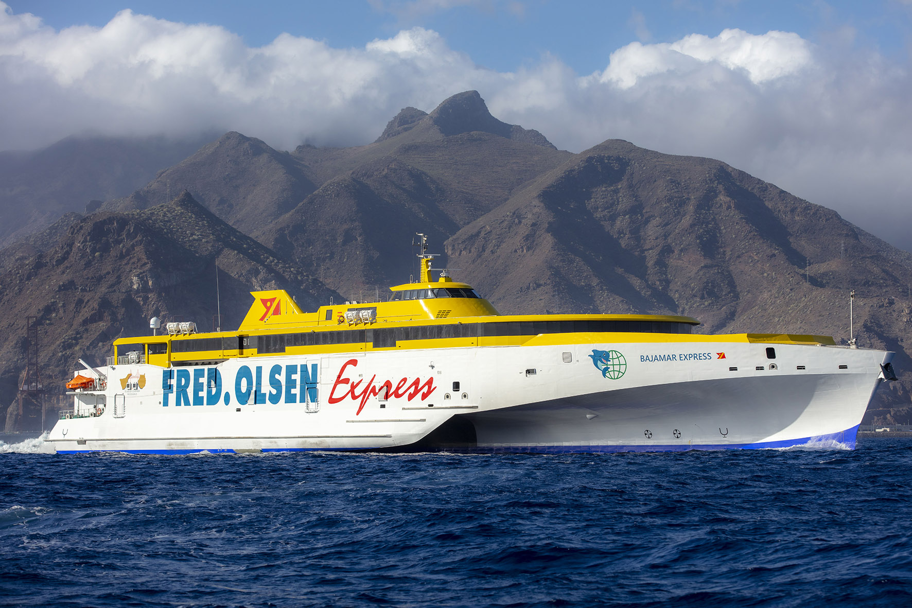 Fred. Olsen Express cumple 51 años con su servicio de carga, uniendo siete de las ocho islas