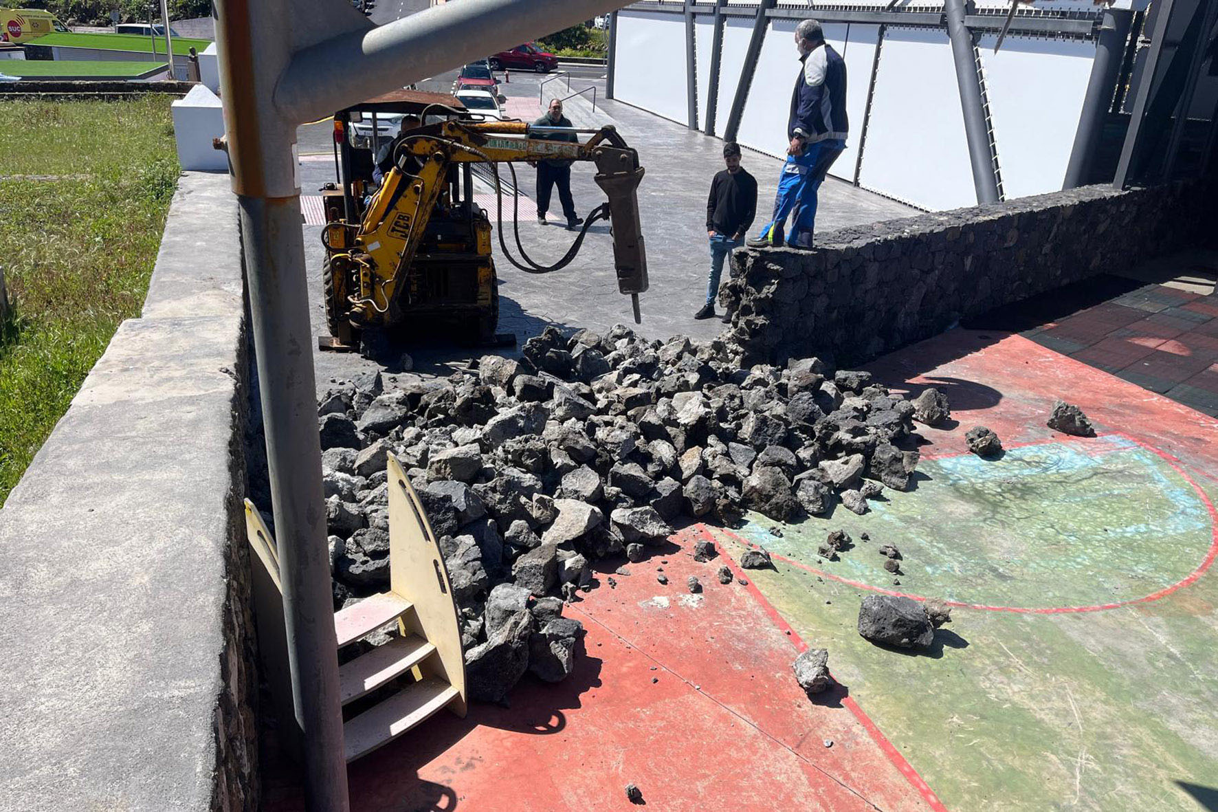 El Ayuntamiento capitalino ejecuta diversas acciones de limpieza y obras de mejoras en infraestructuras municipales