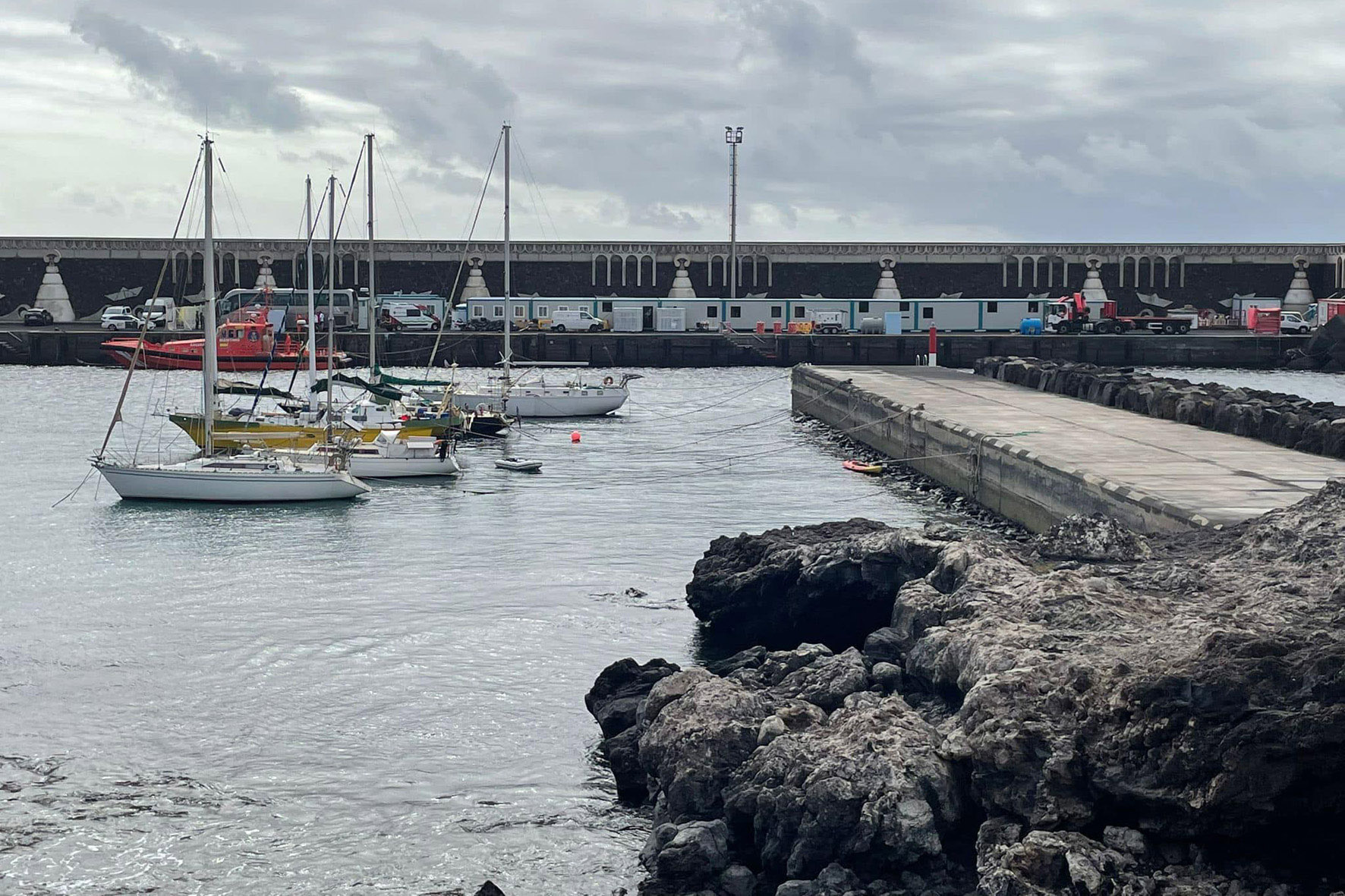 Armas exige al Estado, la búsqueda de alternativas a la ocupación del muelle de La Restinga para la atención del fenómeno migratorio