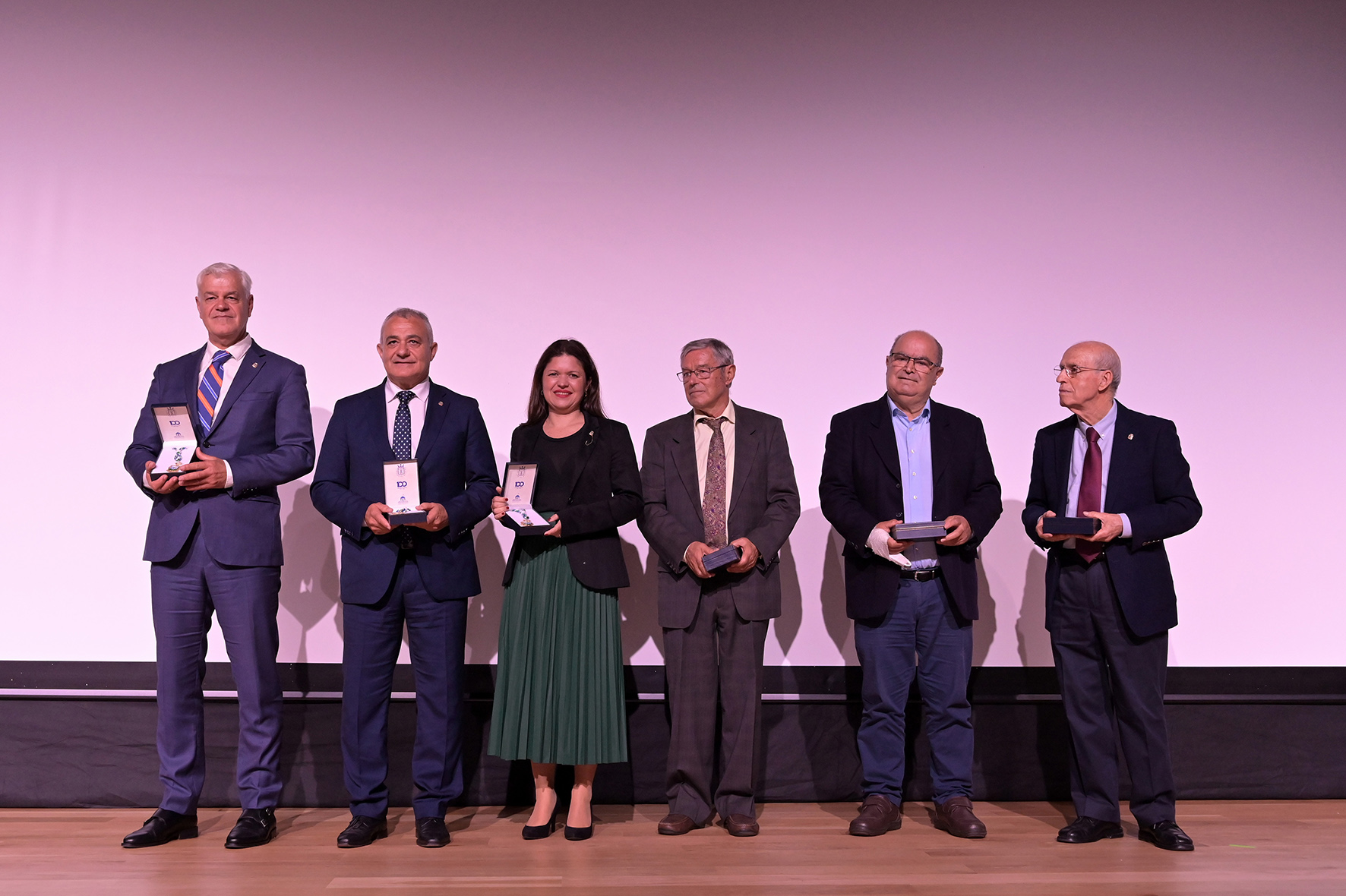 El Cabildo conmemora su 100 aniversario junto a los expresidentes de la institución