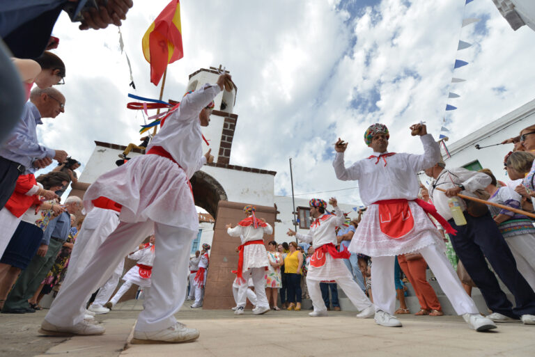 El Ayuntamiento de El Pinar abre el plazo de inscripción de candidaturas para la elección del rey y reina de las Fiestas de Nuestra Señora de La Paz