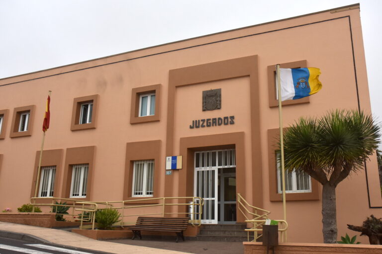 La justicia solicita la apertura de juicio a un empresario de El Hierro por la difusión de datos médicos de una consejera de El Hierro