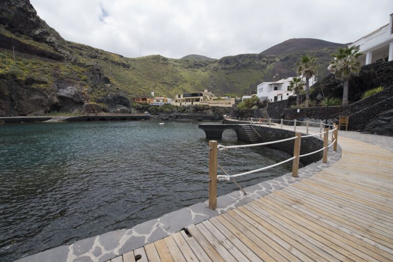 El Ayuntamiento de Valverde cierra temporalmente el acceso a la Cueva de Los Barcos en El Tamaduste