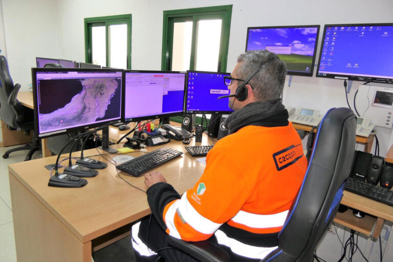 El Cabildo cierra al tráfico vías y pistas forestales debido al viento en la masa forestal de la isla