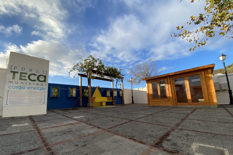 La oposición en el Ayuntamiento de El Pinar lanza una encuesta para conocer la opinión de los vecinos sobre el estado y las mejoras de las plazas del municipio
