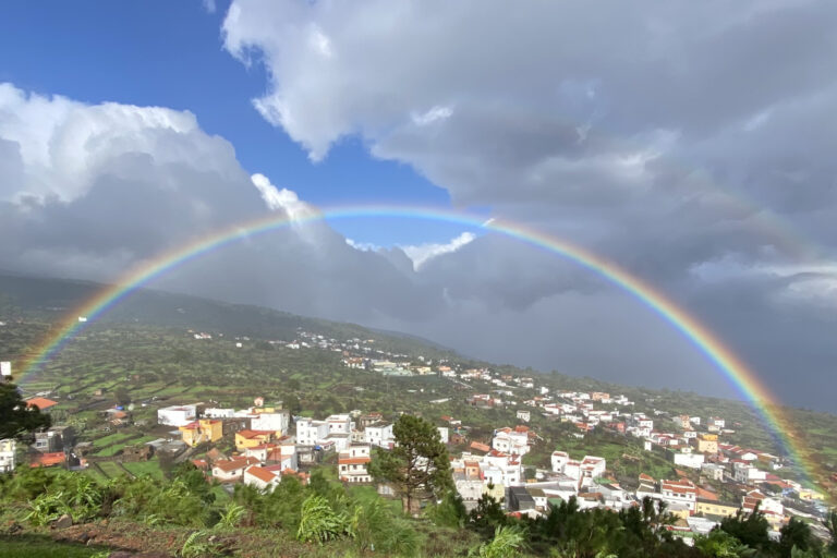 El Ayuntamiento de El Pinar conmemora el 8M con un taller de refuerzo de la autoestima y un sendero participativo