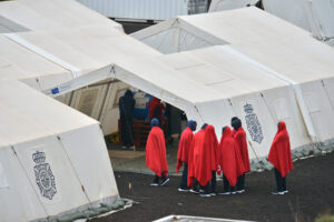 La Policía pidió expulsar a 82 de los 119 migrantes del cayuco llegado a El Hierro el pasado 23 de junio, contando con que Senegal los aceptará