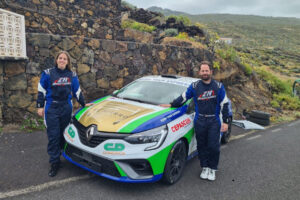 Los pilotos herreños Zósimo Hernández y Maite Gutiérrez participarán en el Campeonato del Mundo de Rallyes