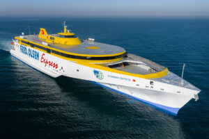 Fred. Olsen Express renueva las certificaciones ISO de calidad y seguridad en el trabajo, la única naviera de pasaje y carga en España con estos certificados