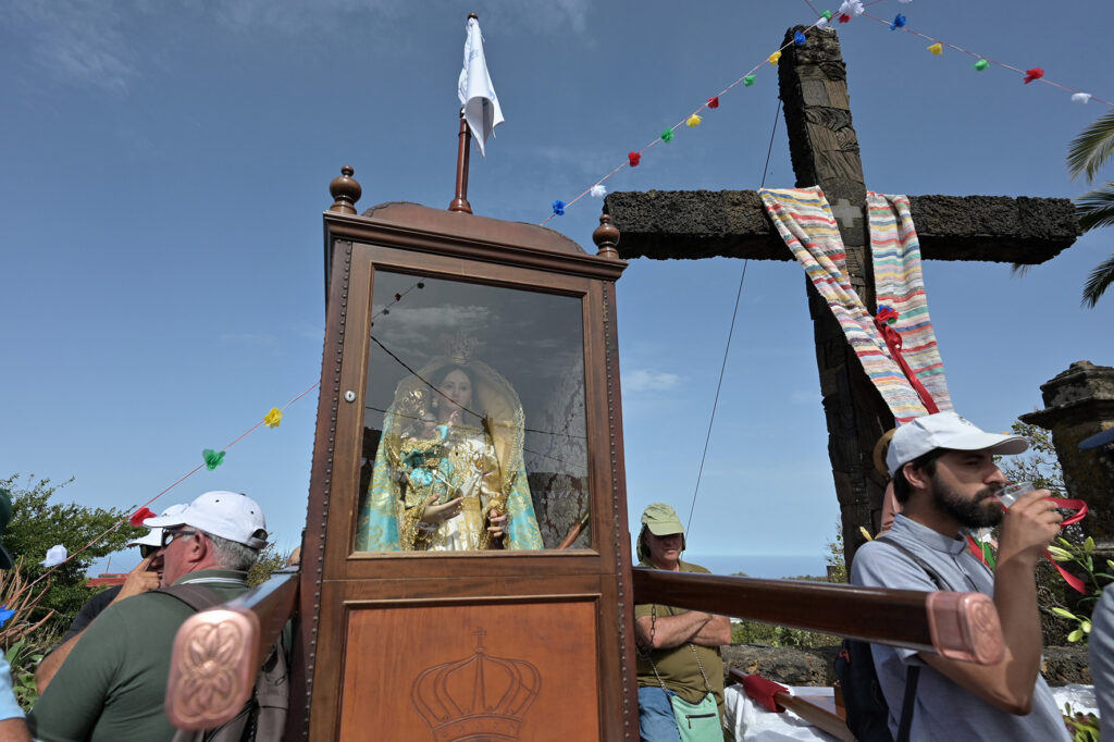 El Hierro se prepara para despedir a la patrona herreña en La Subida de la Virgen de Los reyes
