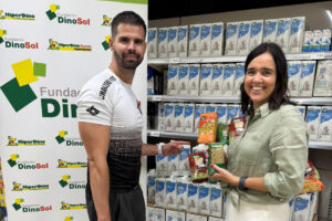 La Fundación DinoSol entrega 1.000 kilos de productos al Banco de Alimentos de Tenerife en el marco de ExpoDeca 25