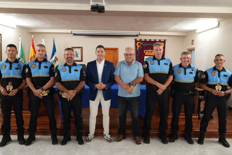 El Ayuntamiento de La Frontera reconoce la labor de su Policía Local en el día de los Santos Ángeles Custodios
