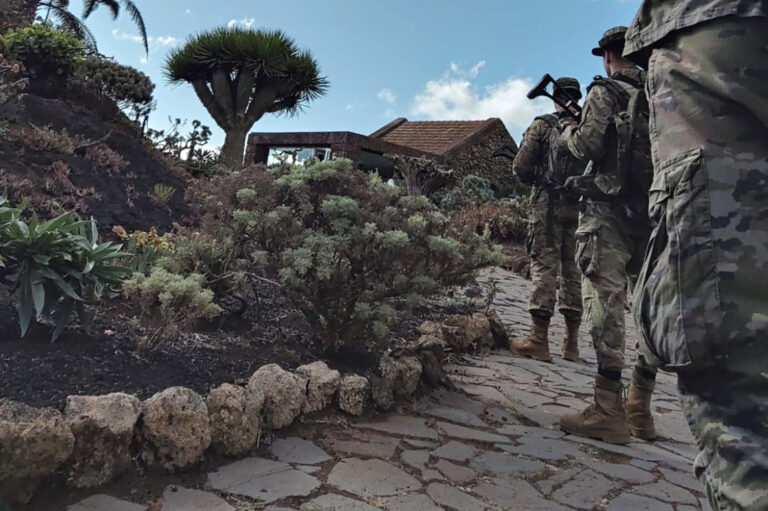 El regimiento de infantería Tenerife 49 se despliega en El Hierro